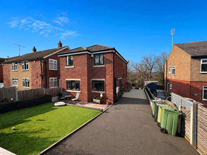 4 Bedroom Detached House For Sale In Cornmill Lane, Liversedge, WF15