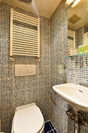 Studio To Rent In Fairholme Road, West Kensington, W14