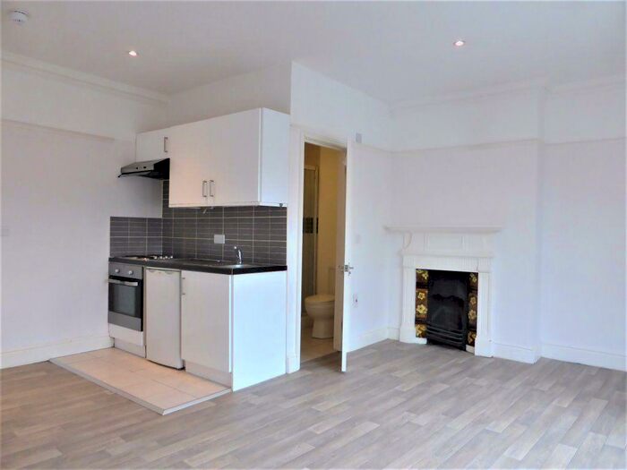 Studio To Rent In Church Road -, P11