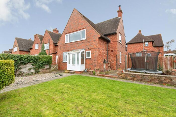 2 Bedroom Maisonette For Sale In West Lane, Pirton, Hitchin, Hertfordshire, SG5