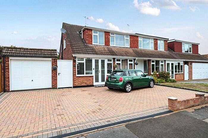 3 Bedroom Semi-Detached House For Sale In Martins Close, Blackwater, GU17