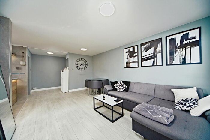 1 Bedroom Flat To Rent In The Priory, Epsom Road, CR0