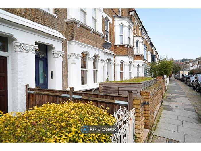 2 Bedroom Flat To Rent In Frithville Gardens, London, W12