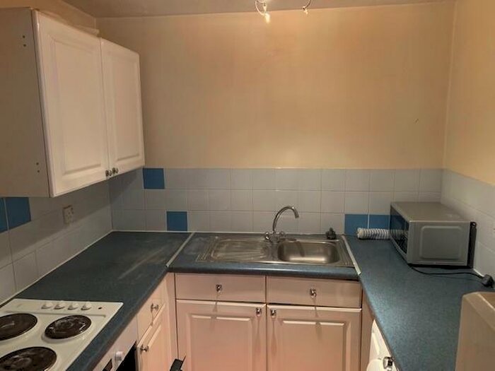 Studio To Rent In Snowdon Drive, Colindale, NW9
