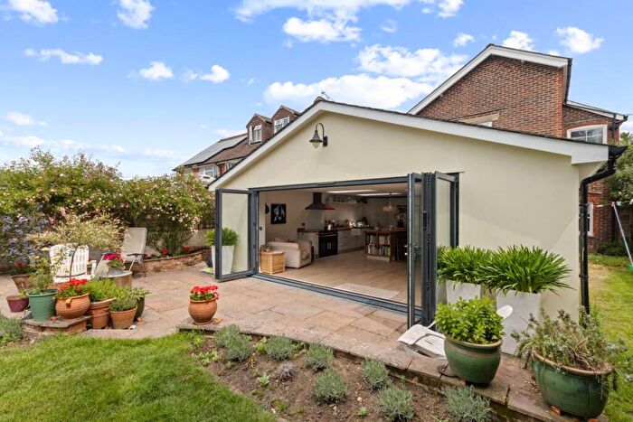 4 Bedroom Detached House For Sale In Finchmead Lane, Stroud, GU32