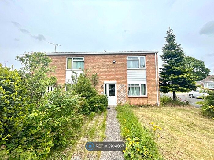 3 Bedroom Semi-Detached House To Rent In Sheldrake Drive, Bristol, BS16