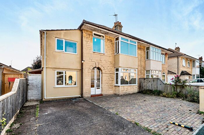 4 Bedroom Semi Detached House For Sale In Ashley Road, Taunton, TA1