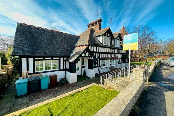 4 Bedroom Semi-Detached House To Rent In Kirkstyle Cottages, Coatbridge, ML5