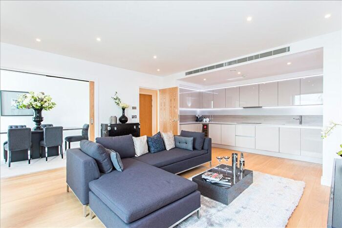 3 Bedroom Flat To Rent In Holland Park Avenue, Holland Park, W11