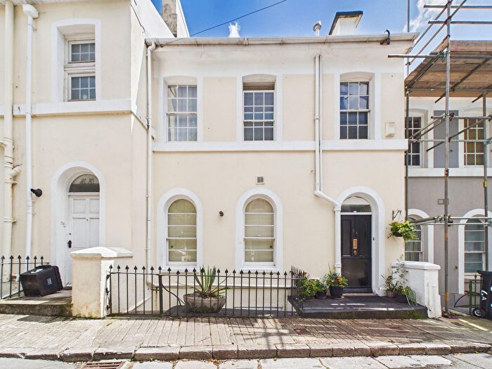 1 Bedroom Flat For Sale In Coburg Place, Torquay, TQ2