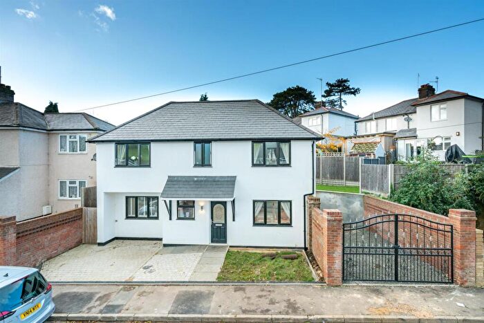 3 Bedroom Detached House To Rent In St. Pauls Road, Hemel Hempstead, HP2