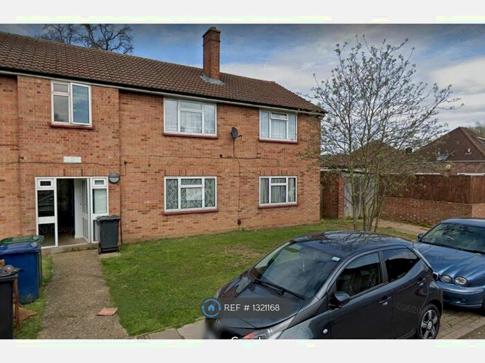2 Bedroom Flat To Rent In Parnell Close, Edgware HA8