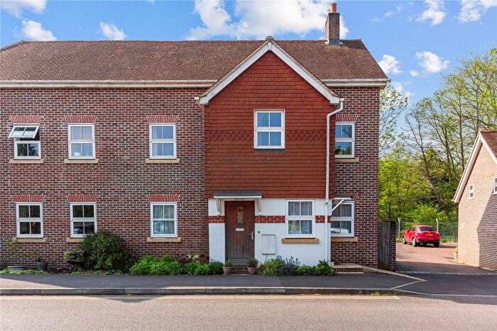 3 Bedroom Flat For Sale In Chilworth, Guildford, GU4