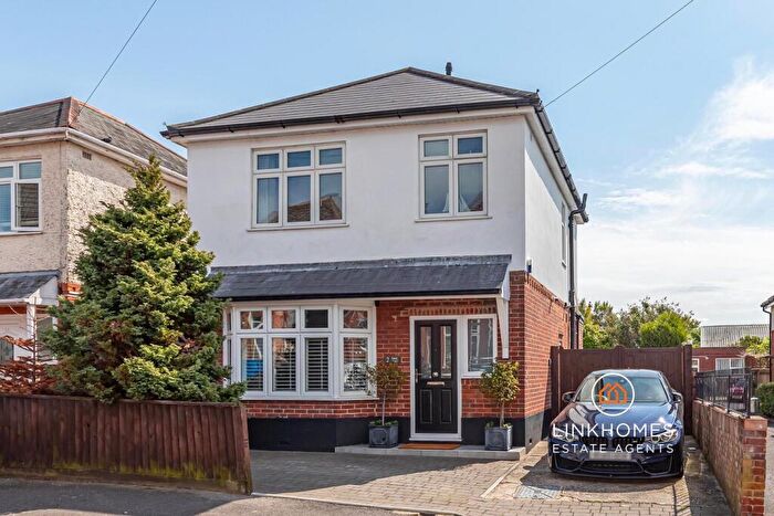 3 Bedroom Detached House For Sale In Hardy Road, Poole, BH14