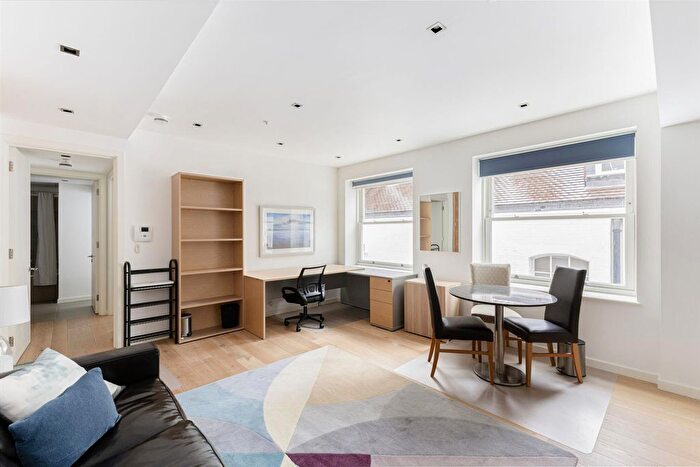 1 Bedroom Flat For Sale In Essex Street, London, WC2R