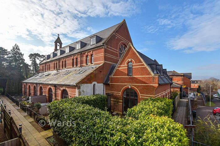 1 Bedroom Flat For Sale In Godfrey Gardens, Chartham, Canterbury, Kent, CT4