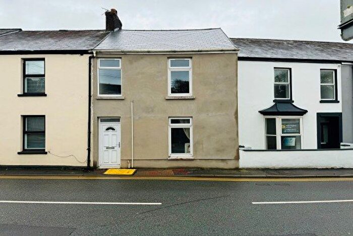 2 Bedroom Flat To Rent In Richmond Terrace, Carmarthen, SA31