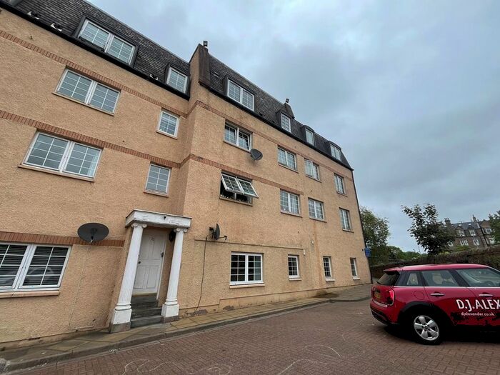 3 Bedroom Flat To Rent In Hermand Crescent, Edinburgh, EH11