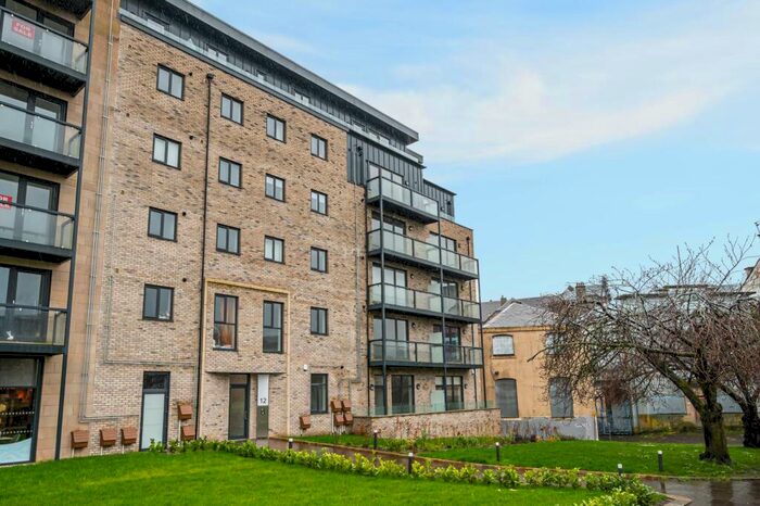 2 Bedroom Flat To Rent In Bridge Street, Paisley, PA1