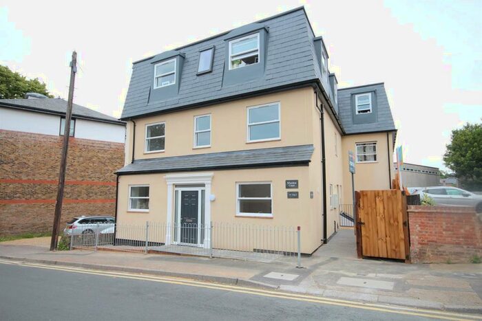 1 Bedroom Flat To Rent In Alexandra Road, Hemel Hempstead, HP2