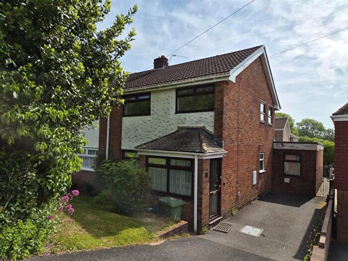 3 Bedroom Semi-Detached House To Rent In Summerfield Drive, Llantrisant, CF72