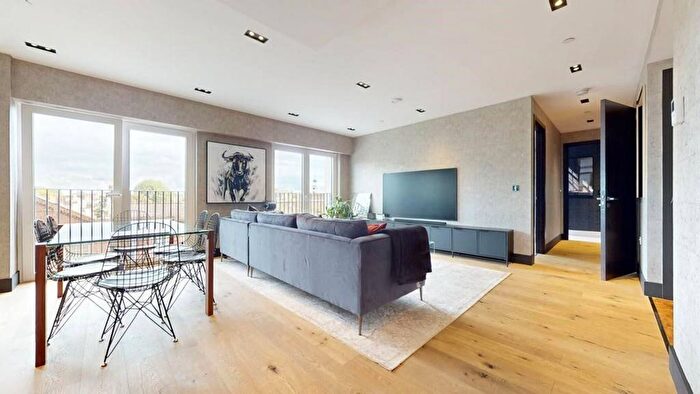 2 Bedroom Flat For Sale In Exchange Gardens, Vauxhall, London, SW8