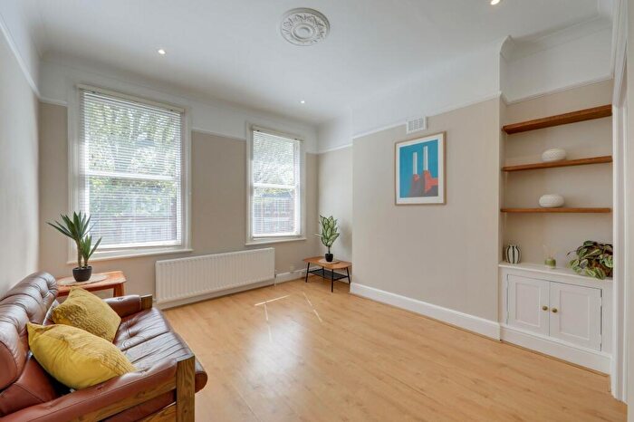 2 Bedroom Flat For Sale In Inchmery Road, Catford, SE6
