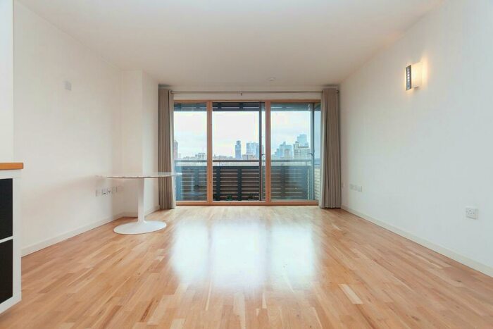 2 Bedroom Apartment To Rent In Poole Street, London, N1