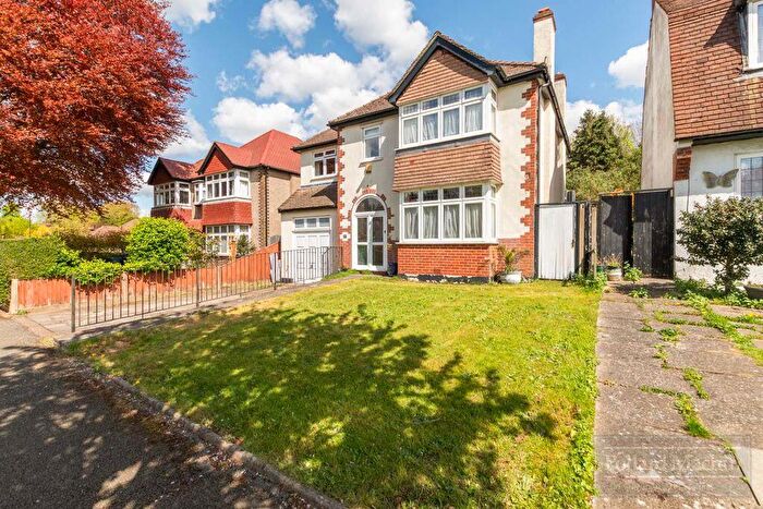 4 Bedroom Detached House For Sale In Sanderstead Court Avenue, Sanderstead, CR2