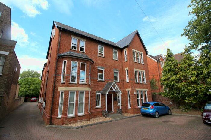 2 Bedroom Apartment To Rent In Linden Road, Bedford, MK40