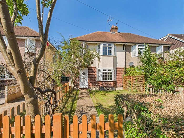 3 Bedroom Semi-Detached House For Sale In Approach Road, West Molesey, KT8