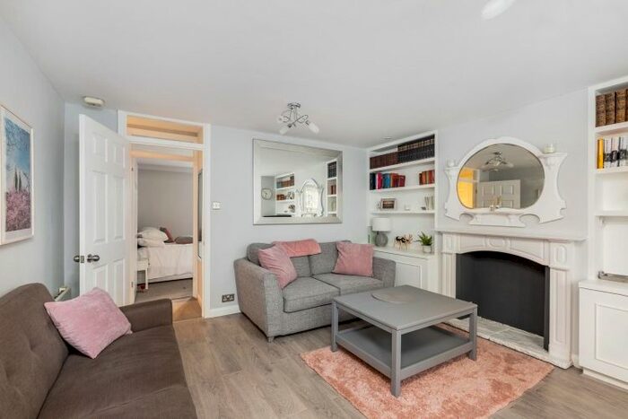 1 Bedroom Flat To Rent In Barclay Road, London, SW6