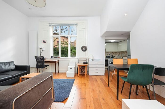 1 Bedroom Semi-Detached House To Rent In Burghley Road, Kentish Town, NW5