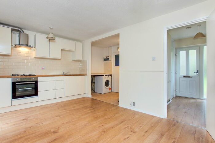 3 Bedroom Terraced House To Rent In Oakengates, Bracknell, RG12