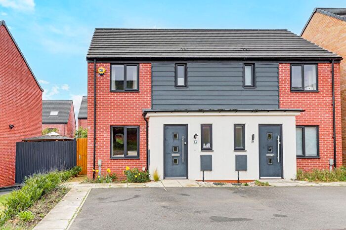 3 Bedroom Semi-Detached House For Sale In Sandfield Road, Nottingham, NG7