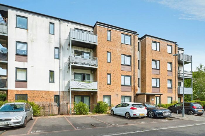 2 Bedroom Apartment For Sale In Cumbrian Way, Southampton, SO16