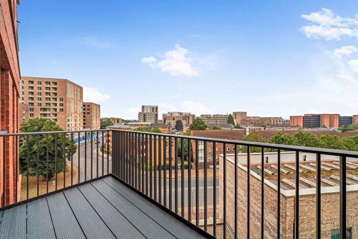 2 Bedroom Apartment To Rent In St Pauls Road Barking, IG11