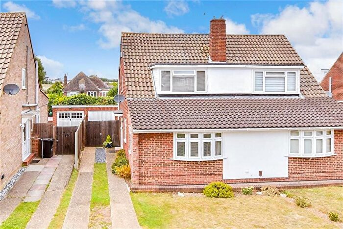 3 Bedroom Semi-Detached House For Sale In Woodview Rise, Strood, Rochester, Kent, ME2