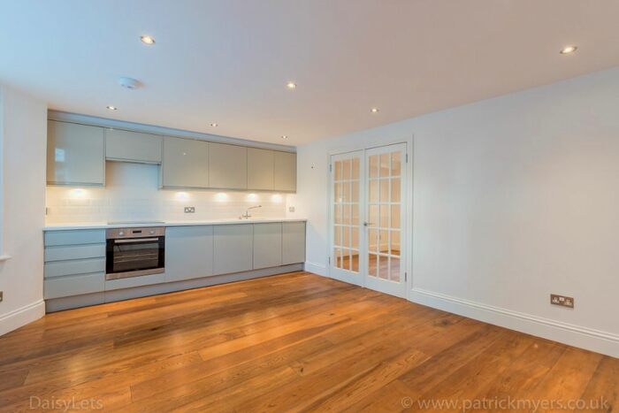 1 Bedroom Flat To Rent In Lordship Lane, East Dulwich, London, SE22