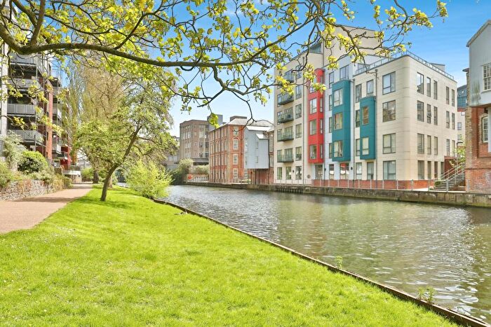 2 Bedroom Flat For Sale In Geoffrey Watling Way, Norwich, Norfolk, NR1