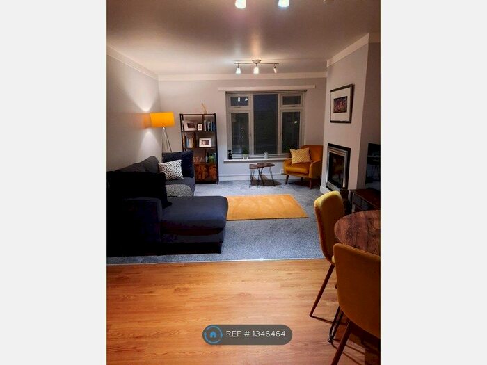 3 Bedroom Flat To Rent In Mersey Court, Liverpool, L23