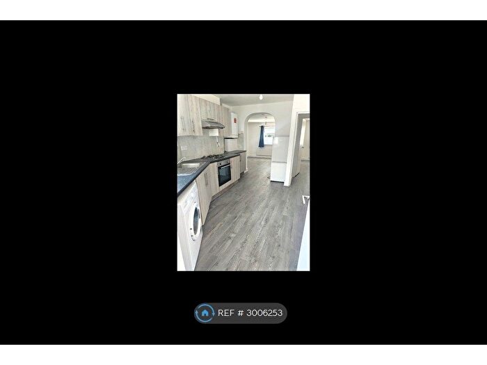 1 Bedroom Flat To Rent In Haldan Road, London, E4