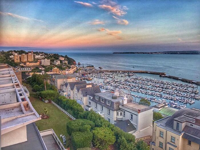 2 Bedroom Flat For Sale In St. Lukes Road South, Torquay, TQ2