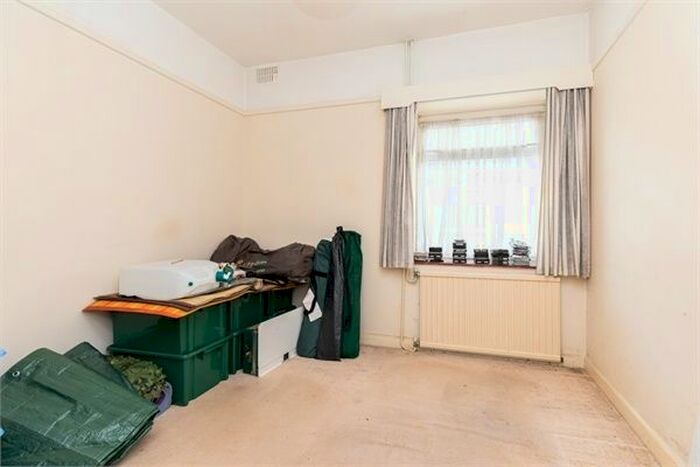3 Bedroom Detached Bungalow For Sale In Green Lane, Bournemouth, Dorset BH10