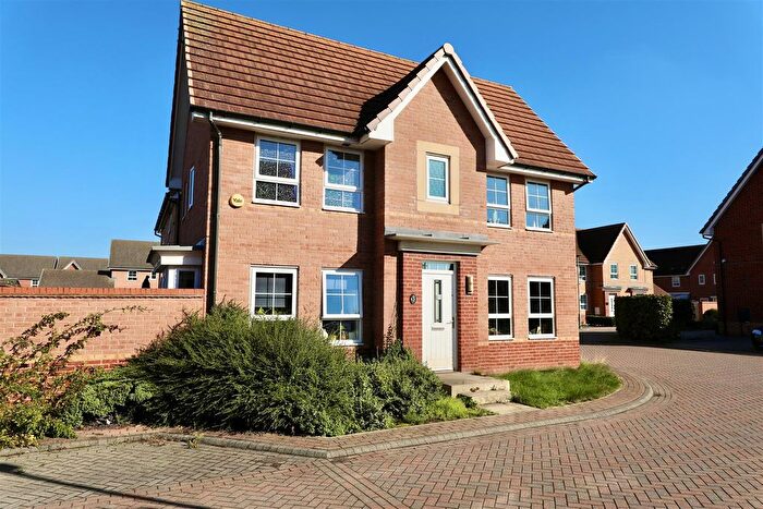 3 Bedroom Detached House For Sale In Reckitt Crescent, Hull, HU8