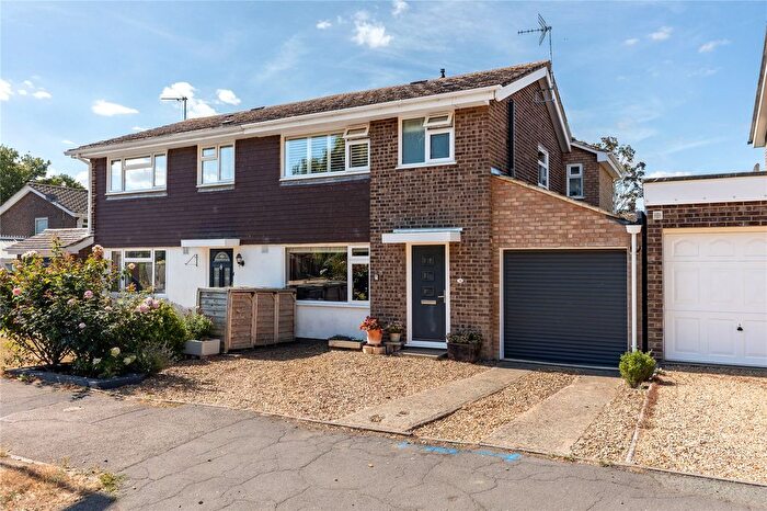 3 Bedroom Semi-detached House For Sale In Grenidge Way, Oakley, Bedford, Bedfordshire, MK43