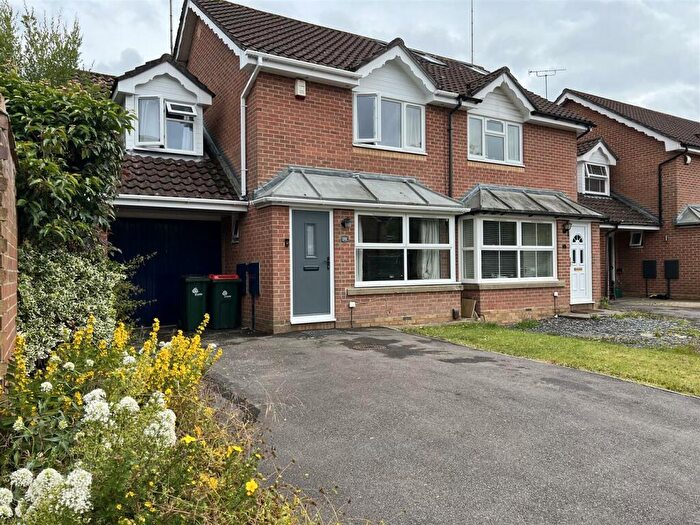 3 Bedroom House To Rent In Westminster Road, Crawley, RH10