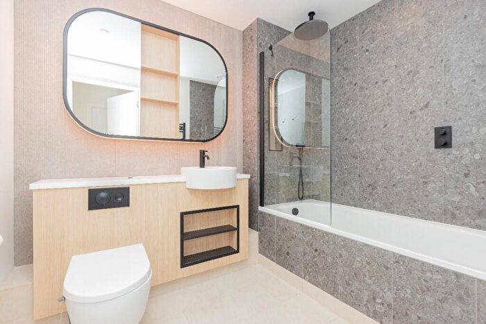 2 Bedroom Flat To Rent In Henshaw Parade, The Hyde, London, NW9