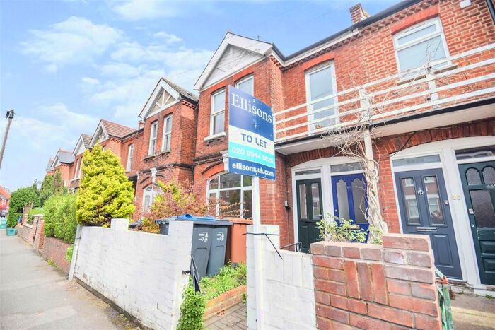 2 Bedroom Flat To Rent In Kingston Road, London, SW20