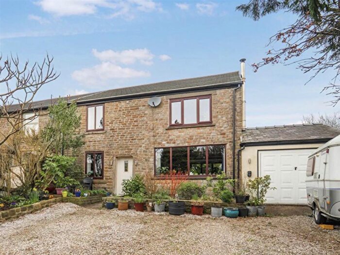 3 Bedroom Cottage For Sale In Green Row, Livesey, Darwen, BB3